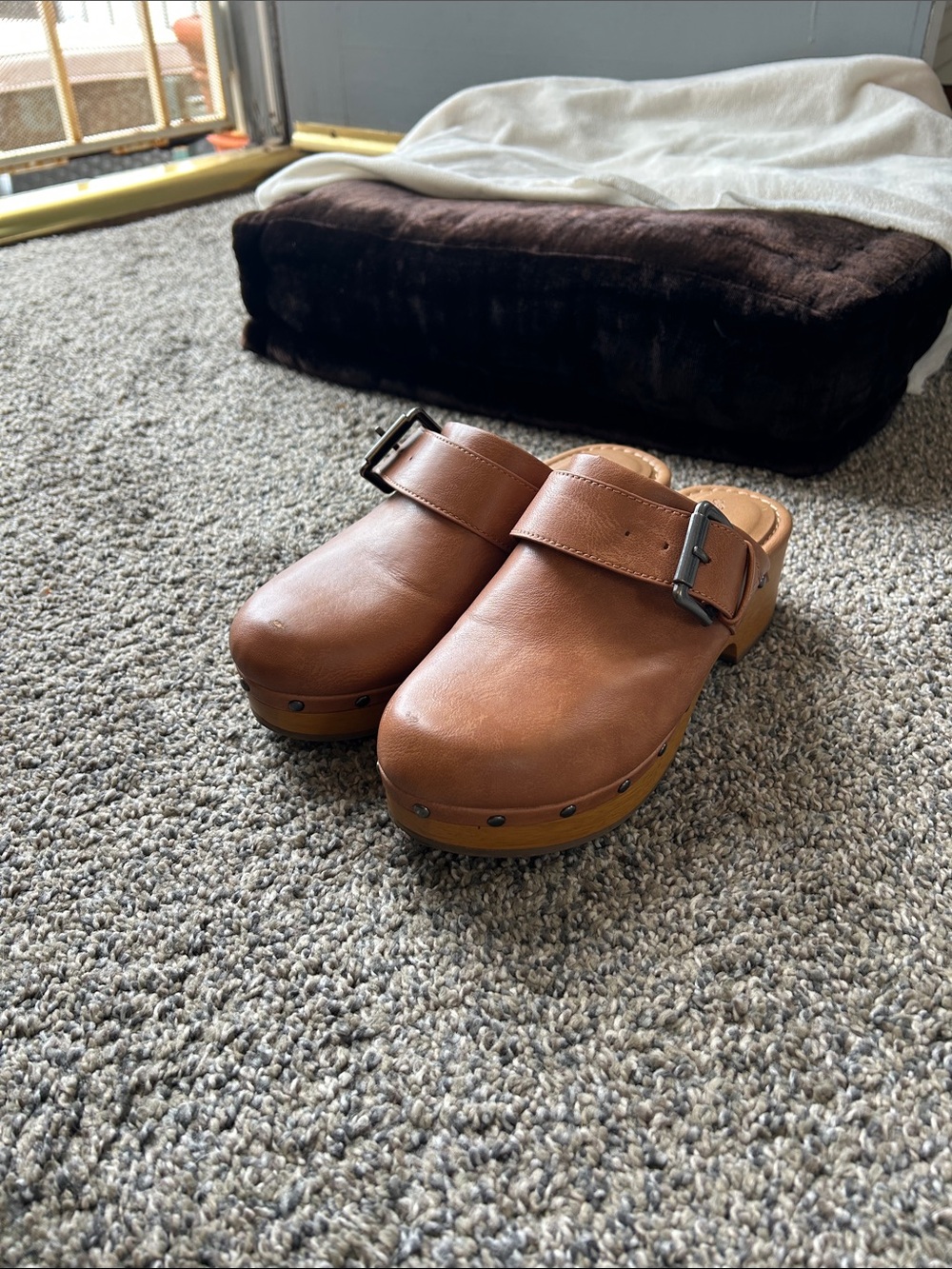 Universal Thread Brown Leather Slip-On Clogs with Buckle